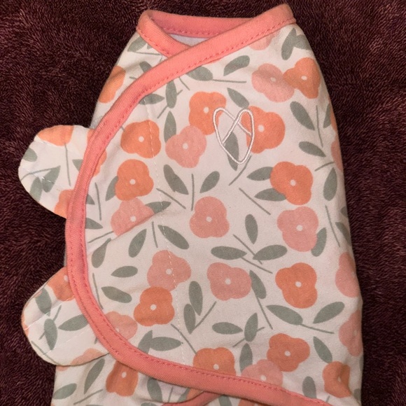 Flower Swaddle Me Swaddler - Picture 5 of 12